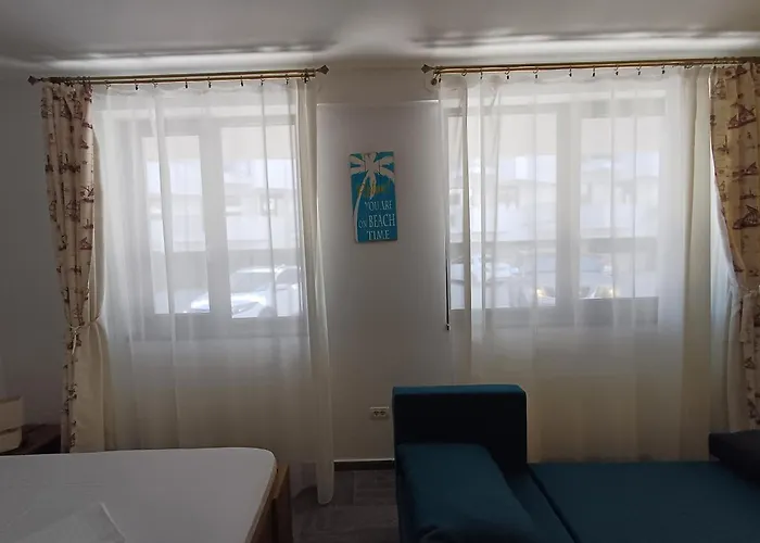 Almi * Нэводари