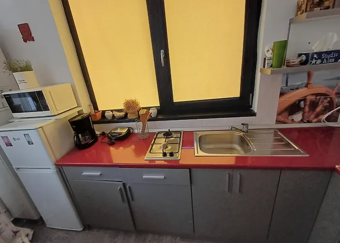 Almi Нэводари